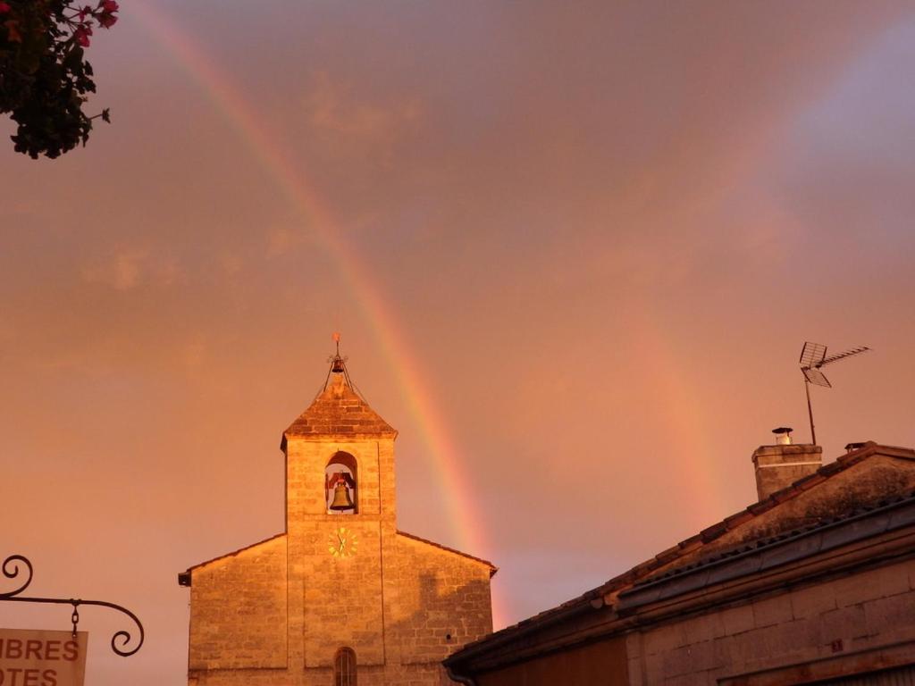 La Maison Du Bourg B&B Puisseguin ภายนอก รูปภาพ